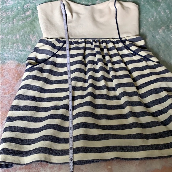 SMALL Striped strapless summer dress - cutout back - Picture 7 of 9